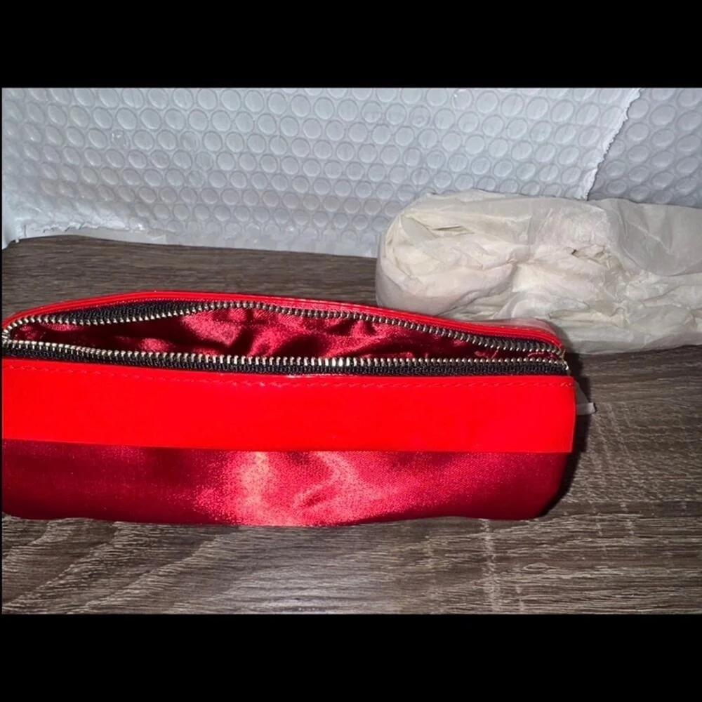 MAC cosmetics‎ Makeup Bag red